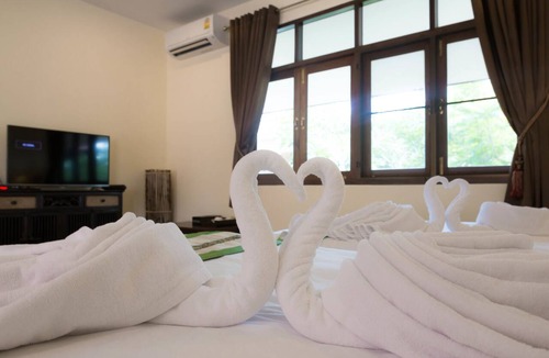 Mae Hia Hotel | HueanKhamHom Resort