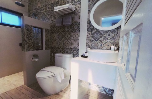 Phanat Nikhom Hotel | I-Destiny Gallery Resort