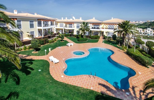 Porto de Mos Apartment | Ideal for families, Resort with a pool, close to Porto de Mos Beach