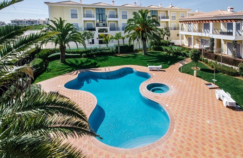 Porto de Mos Apartment | Ideal for families, Resort with a pool, close to Porto de Mos Beach