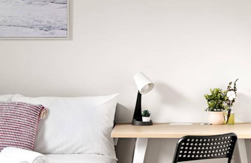 Padstow House | Inviting Double Room - A Peaceful Budget Stay in Padstow - Shared Bathroom
