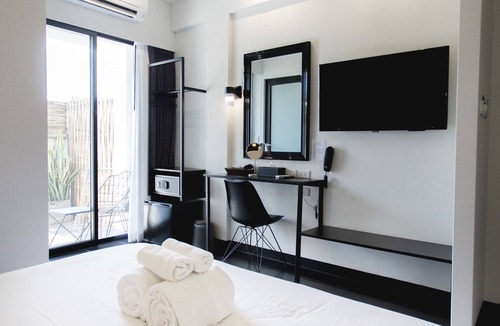 Wua Lai Hotel | iSilver Hotel