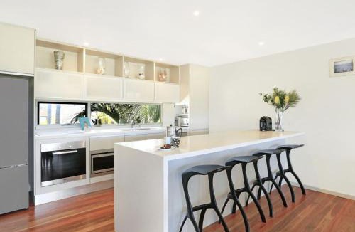 Kiama Downs House | Isthmus on North Kiama Drive