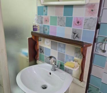 Lat Yao Apartment | J Place Studio 204 with nice fan free Wifi, near Skytrain