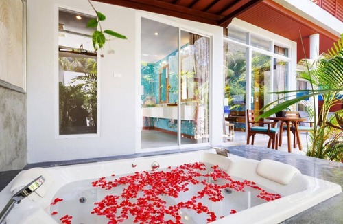 Khao Lak Villa | Jacuzzi Villa in Khao Lak with a romantic outdoor Jacuzzi JV#18