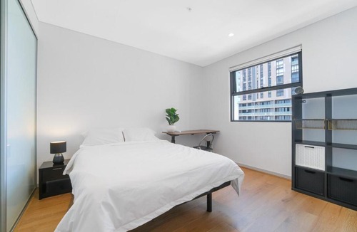 Burwood Apartment | Japandi 2BR 1 CAR w KING BED Nr Station & Eats & CBD