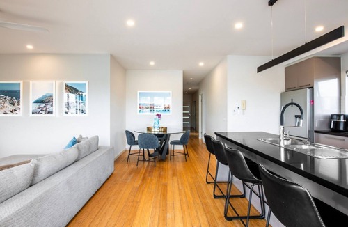 Ivanhoe Apartment | Jasandro Ivanhoe Base 17