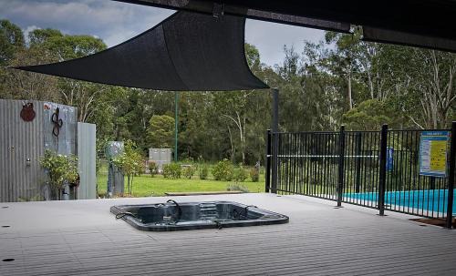 Ellalong House | Jasmine Escape SPA Pool Secluded Bush Views