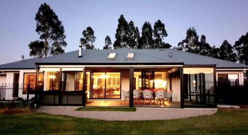 Millfield House | Jasmine Lodge - Idyllic home with pool, mtn views