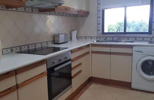 Areias de Sao Joao Hotel | Jeannies Oura Estrela Apartamentos