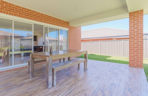 Jordan Springs House | Jordan Spring 4-bedroom villa/ free parking/convenient transportation n