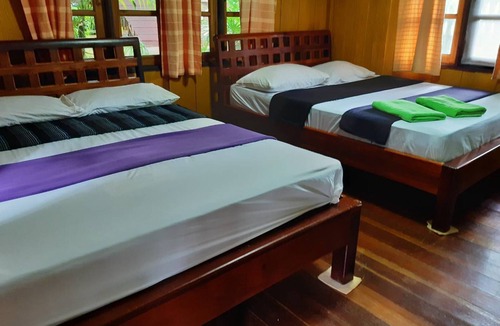 Khlong Khut Hotel | Jungle Bay Resort