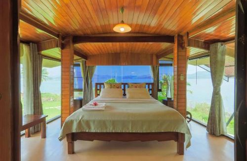 Song Phi Nong Resort | Kaengkrachan Boathouse Paradise Resort