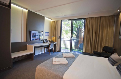 Chinchilla Hotel | Kings Park