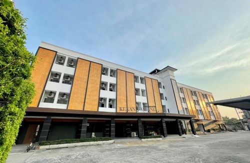 Tha Pradu Hotel | Klaang Muang Hotel (โรงแรมกลางเมือง)