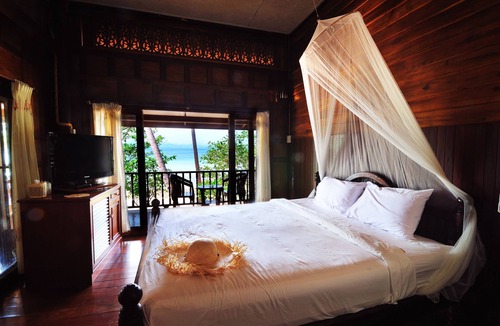 Bang Saphan Noi Hotel | Koh Talu Island Resort