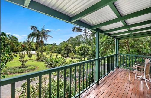 North Tamborine Cottage | Kookaburra Luxury Villa - Tamborine Mountain