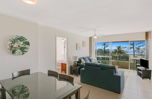 Coolangatta Apartment | Kooringal Unit 10 Excellent location to patrolled beaches, shopping, cafes and clubs