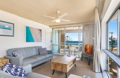 Coolangatta Apartment | Kooringal Unit 20 Located right on Greenmount beach with ocean views