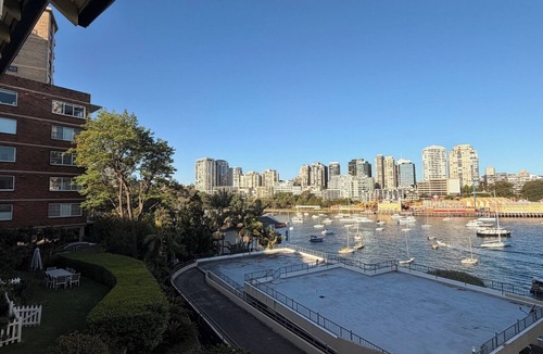 McMahons Point Apartment | KozyGuru | MacMahons Point | Harbour Hideaway