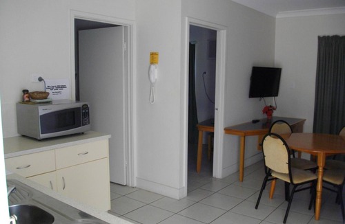 Kurrimine Beach Hotel | Kurrmine Beach Motel