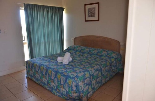 Kurrimine Beach Hotel | Kurrmine Beach Motel