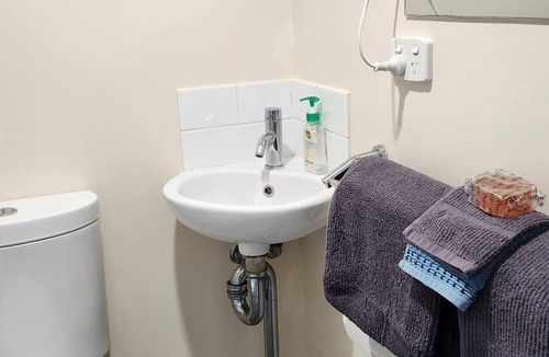Wavell Heights Apartment | La Bella! Small self-contained studio suitable for traveller.