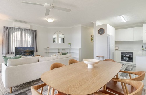 Yamba Apartment | LA Ronde 2 - Drift Off to the Rhythmic Waves of Pippi Beach - Holiday Yamba