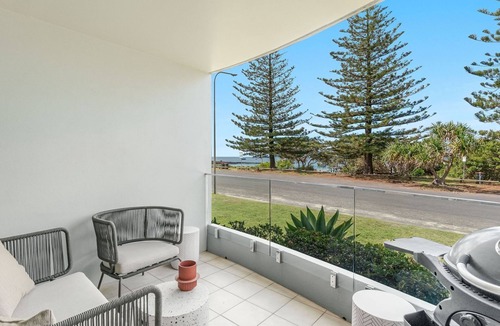 Yamba Apartment | LA Ronde 2 - Drift Off to the Rhythmic Waves of Pippi Beach - Holiday Yamba
