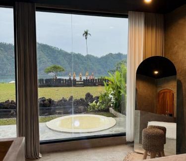 Toya Bungkah Villa | La Varuna Kintamani and Hot Spring