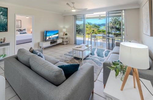 Hamilton Island Apartment | Lagoon Beachfront Lodge 005 on Hamilton Island by HamoRent