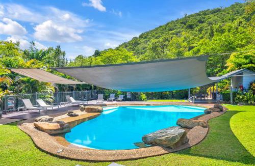 Hamilton Island Apartment | Lagoon Beachfront Lodge 206 on Hamilton Island by HamoRent