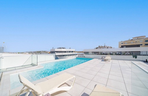 Lagos Apartment | Lagos Modern 2 With Pool by Homing