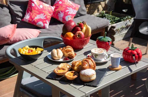 Lagos Bed & Breakfast | Lagos Uptown Bed & Breakfast