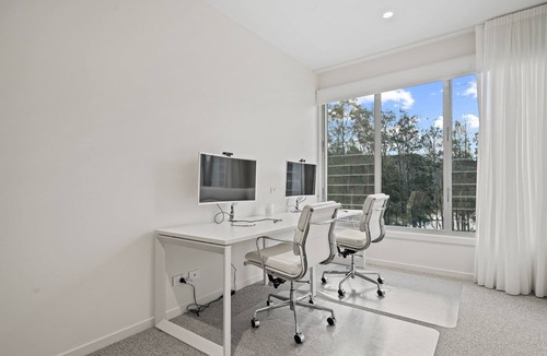 North Avoca House | Lake Front Home | Pool, Studio. Sleeps 10
