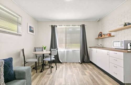 San Remo Apartment | Lake Front Studio Pet Friendly, near The Entrance, Nora Head and Soldiers Beach