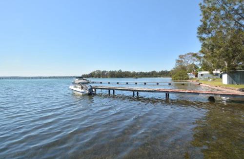 Morisset Park Apartment | Lake Macquaries' Edgewater Studio at Morisset Memories