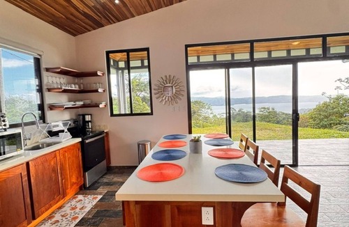 Arenal House | Lake Sunset House in Arenal-quiet retreat spectacular views