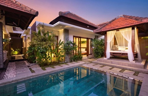 Nakula Villa | Lapiz Lazuli