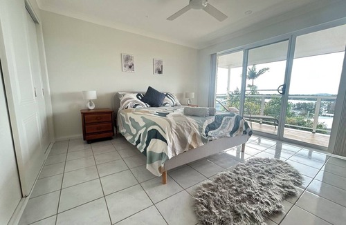 Coomba Park House | Large group retreat overlooking beautiful Wallis Lake with stunning views.