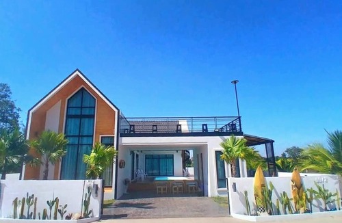 Rayong Villa | Large Private Pool Villa, 650 m From Mae Rumphueng Beach