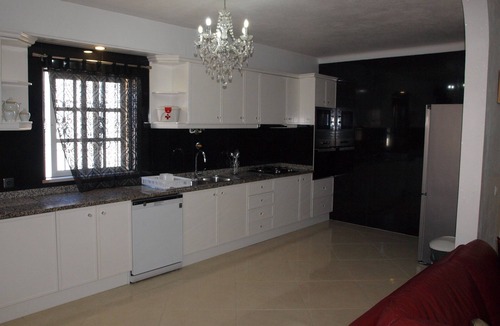 Albufeira House | Large Villa with Private Pool, Central Location