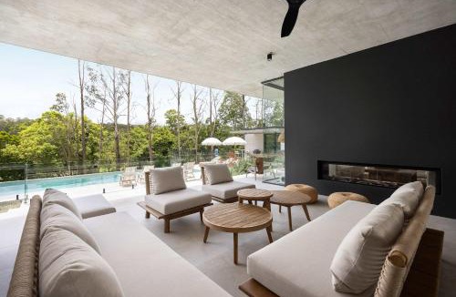 Doonan House | Latitude 156 - Elevated Luxury Overlooking the Greens