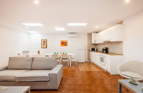 Madalena Apartment | LAUGH OFTEN ☀ Beach Guest Home with Pool