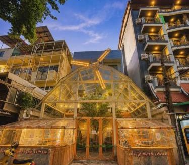 Chana Songkhram Apartment | Lazy Sunday Khaosan Hotel