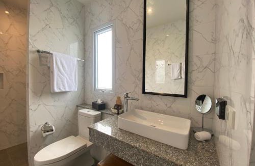 Khanom Resort | Le Petit Saint Tropez Beach Resort Khanom