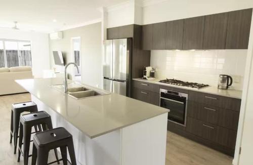 Plainland House | Leafy Plainland Living Spacious 4-Bedroom Retrea