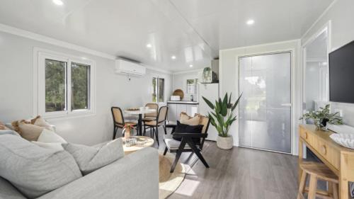 Arrawarra House | Leo's Beach Hideaway - Stylish Tiny Home