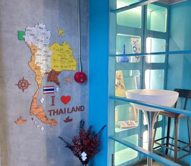Pratunam Hostel | Lesbase Women Hostel