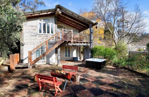 Leura House | Leura Haven Rustic Mountain Cottage
